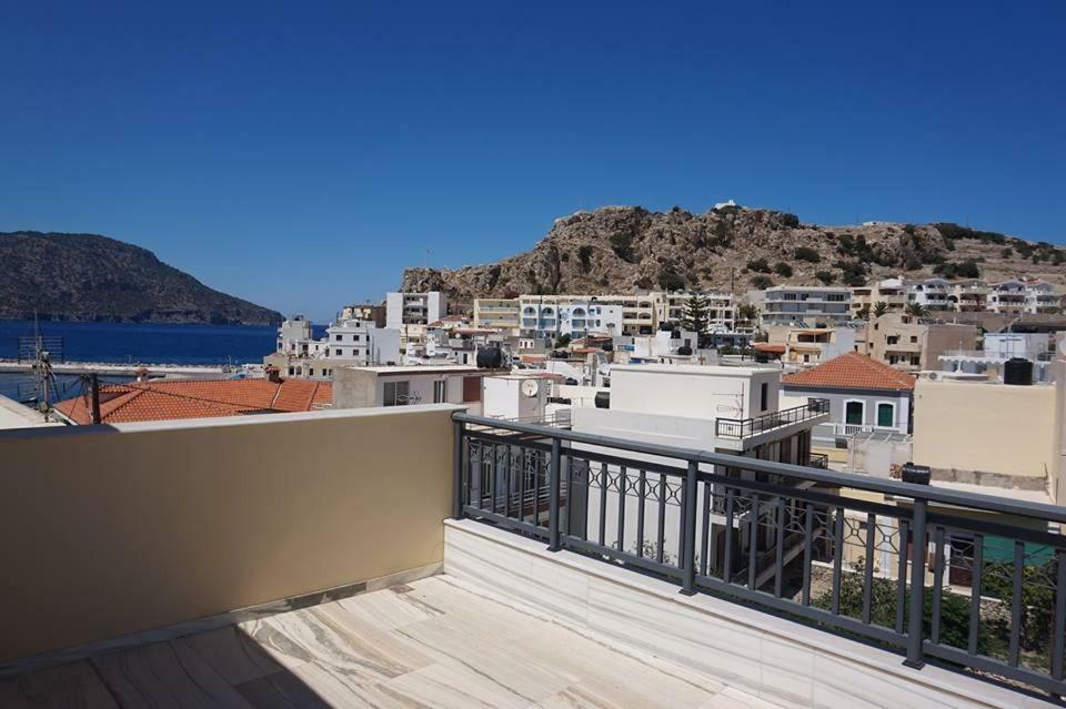 Artemis House Lägenhet Karpathos Exteriör bild